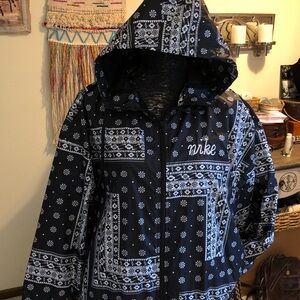 Nike Women’s Sportswear Bandana Print Jacket
